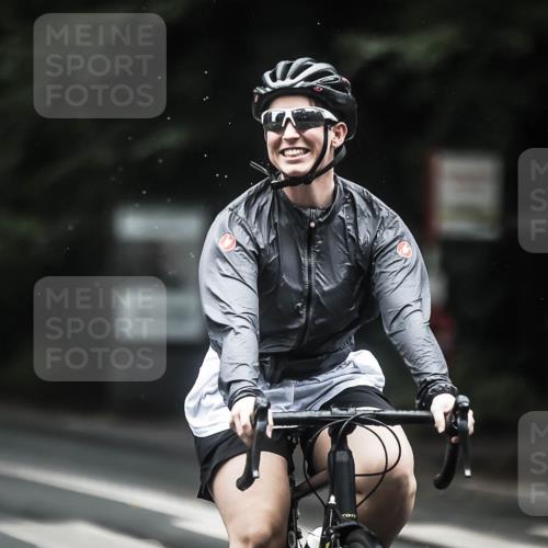 13.09.2026 - Stadtparktriathlon H.Heesch http://msf.ph/oto/10292512 13.09.2026 12:45:04 Radfahren 1081, 1203, 1270, 1286 meine-sportfotos.de