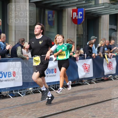 13.09.2026 - 21. swb-Marathon Bremen Strokosch-Dieckow http://msf.ph/oto/10292528 13.09.2026 10:45:38 Ziel 10436, 10464, 10987, 10992, 11015, 11279, 11762, 11956, 12033, 12069, 12556, 12557, 13529, 13595, 13612, 10318, 10352, 10398, 10464, 10536, 10541, 10583, 11063, 11088, 11209, 11232, 11478, 11559, 11749, 11835, 11845, 12054, 12087, 12290, 12355, 12475, 12534, 13532, 13628 meine-sportfotos.de