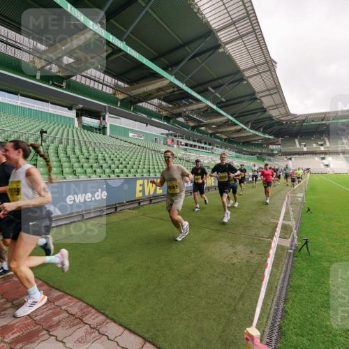 13.09.2026 - 21. swb-Marathon Bremen Michael Burmester http://msf.ph/oto/10292538 13.09.2026 10:28:56 Laufen im Stadion 10162, 10170, 10183, 10189, 10200, 10218, 10223, 10253, 10267, 10270, 10293, 10294, 10316, 10329, 10334, 10348, 10381, 10393, 10421, 10426, 10508, 10525, 10537, 10538, 10544, 10594, 10655, 10709, 10739, 10763, 10770, 10814, 10825, 10835, 10840, 10846, 10860, 10876, 10910, 10917, 10923, 10966, 10993, 11005, 11007, 11018, 11035, 11058, 11076, 11087, 11092, 11109, 11111, 11170 meine-sportfotos.de