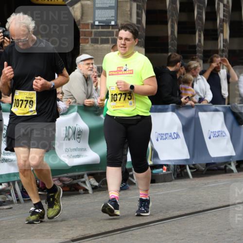 13.09.2026 - 21. swb-Marathon Bremen Strokosch-Dieckow http://msf.ph/oto/10292560 13.09.2026 11:17:25 Ziel 10295, 10335, 10999, 11355, 11461, 11495, 11653, 11672, 12101, 12287, 10472, 10756, 10979, 11709, 12334 meine-sportfotos.de