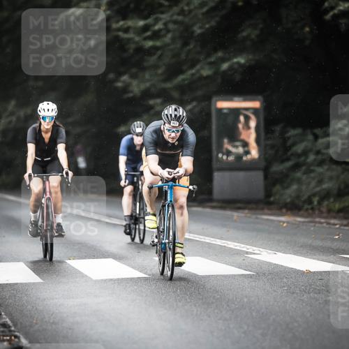 13.09.2026 - Stadtparktriathlon H.Heesch http://msf.ph/oto/10292593 13.09.2026 11:37:41 Radfahren 790, 824, 833, 853, 903 meine-sportfotos.de