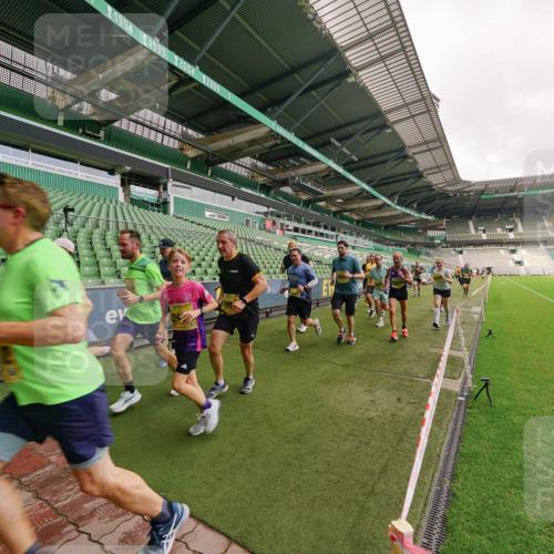 13.09.2026 - 21. swb-Marathon Bremen Michael Burmester http://msf.ph/oto/10292594 13.09.2026 10:29:02 Laufen im Stadion 10162, 10170, 10183, 10189, 10200, 10218, 10223, 10253, 10267, 10270, 10293, 10294, 10316, 10329, 10334, 10348, 10381, 10393, 10421, 10426, 10467, 10508, 10525, 10537, 10538, 10544, 10585, 10594, 10655, 10709, 10734, 10739, 10761, 10763, 10770, 10814, 10825, 10827, 10835, 10840, 10846, 10860, 10876, 10910, 10917, 10923, 10966, 10993, 11005, 11007, 11018, 11035, 11058, 11076, 11087, 11092, 11109, 11111, 11170 meine-sportfotos.de