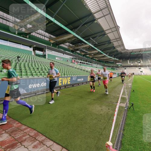 13.09.2026 - 21. swb-Marathon Bremen Michael Burmester http://msf.ph/oto/10292690 13.09.2026 10:29:17 Laufen im Stadion 10162, 10170, 10183, 10189, 10200, 10218, 10233, 10253, 10267, 10270, 10293, 10294, 10316, 10329, 10334, 10348, 10381, 10393, 10421, 10426, 10452, 10467, 10508, 10525, 10537, 10538, 10544, 10585, 10594, 10655, 10709, 10734, 10739, 10761, 10763, 10764, 10770, 10814, 10825, 10827, 10835, 10840, 10876, 10887, 10906, 10910, 10917, 10923, 10966, 10993, 11005, 11007, 11018, 11035, 11058, 11087, 11092, 11109, 11170 meine-sportfotos.de
