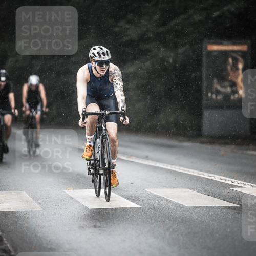 13.09.2026 - Stadtparktriathlon H.Heesch http://msf.ph/oto/10292719 13.09.2026 11:38:10 Radfahren 839, 871, 877, 882, 946 meine-sportfotos.de