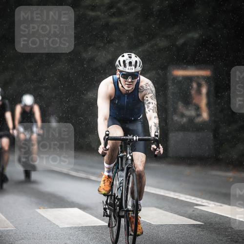 13.09.2026 - Stadtparktriathlon H.Heesch http://msf.ph/oto/10292729 13.09.2026 11:38:10 Radfahren 839, 871, 877, 882, 946 meine-sportfotos.de