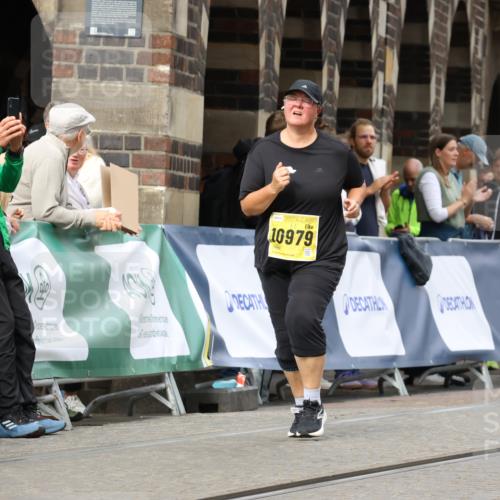 13.09.2026 - 21. swb-Marathon Bremen Strokosch-Dieckow http://msf.ph/oto/10292733 13.09.2026 11:17:32 Ziel 10335, 10773, 10779, 11355, 11461, 11495, 11672, 12101, 12287, 10756, 11932, 12226, 12292 meine-sportfotos.de