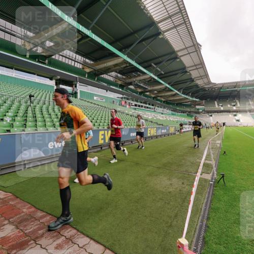 13.09.2026 - 21. swb-Marathon Bremen Michael Burmester http://msf.ph/oto/10292757 13.09.2026 10:29:30 Laufen im Stadion 10162, 10170, 10183, 10193, 10200, 10218, 10233, 10253, 10267, 10270, 10294, 10316, 10329, 10334, 10348, 10381, 10392, 10421, 10426, 10452, 10467, 10525, 10537, 10538, 10544, 10585, 10641, 10652, 10655, 10709, 10734, 10739, 10761, 10763, 10764, 10770, 10780, 10808, 10814, 10825, 10827, 10835, 10840, 10876, 10887, 10906, 10910, 10923, 10966, 10993, 11002, 11005, 11007, 11018, 11035, 11058, 11087, 11092, 11109, 11170 meine-sportfotos.de