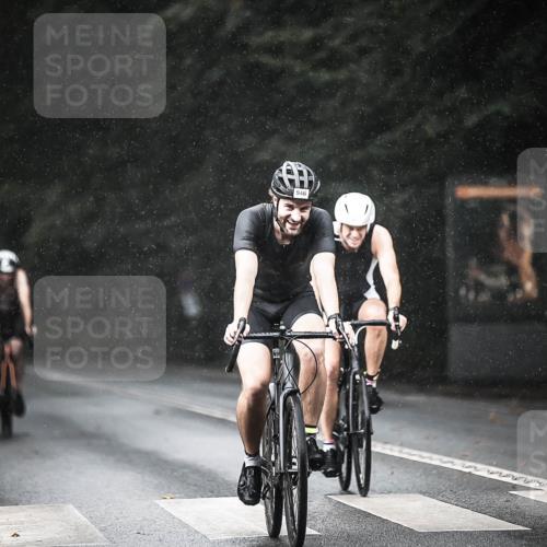 13.09.2026 - Stadtparktriathlon H.Heesch http://msf.ph/oto/10292765 13.09.2026 11:38:12 Radfahren 839, 871, 877, 882, 946 meine-sportfotos.de