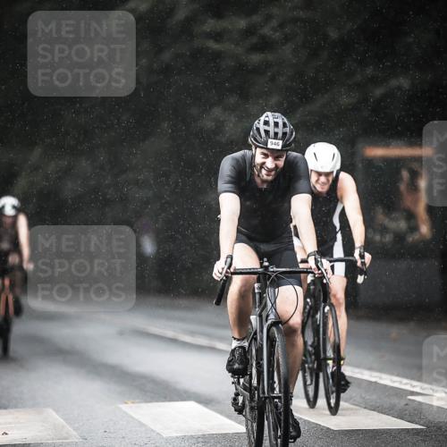13.09.2026 - Stadtparktriathlon H.Heesch http://msf.ph/oto/10292772 13.09.2026 11:38:12 Radfahren 839, 871, 877, 882, 946 meine-sportfotos.de