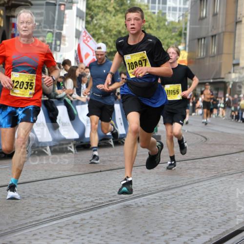 13.09.2026 - 21. swb-Marathon Bremen Strokosch-Dieckow http://msf.ph/oto/10292814 13.09.2026 10:46:42 Ziel 10228, 10897, 11110, 11287, 11356, 11706, 11926, 13609, 10289, 10445, 10504, 11199, 11212, 11661, 11783, 12364, 12375 meine-sportfotos.de