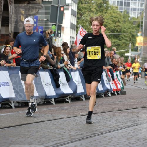 13.09.2026 - 21. swb-Marathon Bremen Strokosch-Dieckow http://msf.ph/oto/10292830 13.09.2026 10:46:44 Ziel 10228, 10897, 11110, 11287, 11356, 11706, 11926, 12035, 13511, 10289, 10445, 10504, 11199, 11212, 11608, 11661, 11783, 12364, 12375 meine-sportfotos.de