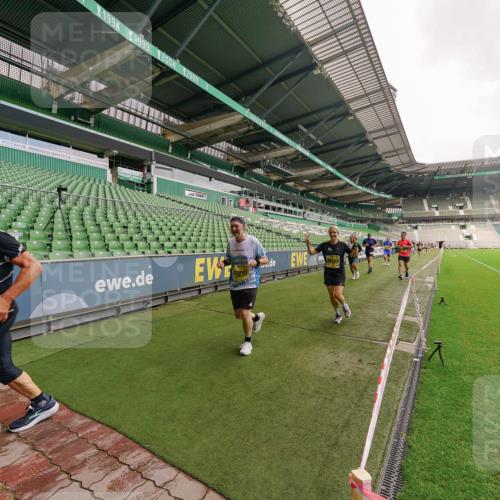 13.09.2026 - 21. swb-Marathon Bremen Michael Burmester http://msf.ph/oto/10292846 13.09.2026 10:29:51 Laufen im Stadion 10162, 10170, 10183, 10193, 10200, 10218, 10233, 10253, 10267, 10304, 10316, 10334, 10339, 10348, 10359, 10381, 10392, 10421, 10426, 10452, 10467, 10515, 10525, 10537, 10538, 10544, 10585, 10588, 10641, 10652, 10709, 10734, 10739, 10761, 10763, 10764, 10780, 10808, 10825, 10827, 10835, 10837, 10840, 10862, 10863, 10876, 10884, 10887, 10906, 10910, 10923, 10966, 10984, 10993, 11002, 11005, 11007, 11018, 11035, 11038, 11058, 11109, 11170 meine-sportfotos.de