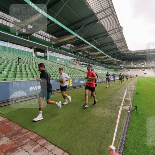 13.09.2026 - 21. swb-Marathon Bremen Michael Burmester http://msf.ph/oto/10292865 13.09.2026 10:29:55 Laufen im Stadion 10162, 10170, 10174, 10183, 10193, 10200, 10218, 10233, 10253, 10267, 10281, 10304, 10316, 10334, 10339, 10348, 10359, 10381, 10392, 10421, 10426, 10452, 10467, 10515, 10525, 10537, 10538, 10585, 10588, 10641, 10652, 10709, 10714, 10734, 10739, 10761, 10763, 10764, 10765, 10780, 10808, 10825, 10827, 10835, 10837, 10840, 10862, 10863, 10876, 10884, 10886, 10887, 10906, 10910, 10923, 10966, 10984, 10993, 11002, 11005, 11007, 11018, 11035, 11038, 11058, 11109 meine-sportfotos.de