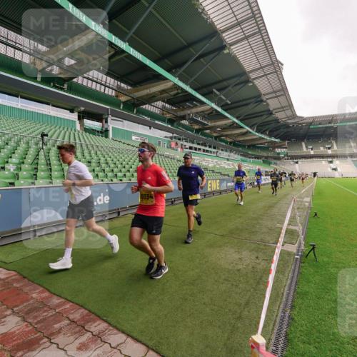 13.09.2026 - 21. swb-Marathon Bremen Michael Burmester http://msf.ph/oto/10292870 13.09.2026 10:29:55 Laufen im Stadion 10162, 10170, 10174, 10183, 10193, 10200, 10218, 10233, 10253, 10267, 10281, 10304, 10316, 10334, 10339, 10348, 10359, 10381, 10392, 10421, 10426, 10452, 10467, 10515, 10525, 10537, 10538, 10585, 10588, 10641, 10652, 10709, 10714, 10734, 10739, 10761, 10763, 10764, 10765, 10780, 10808, 10825, 10827, 10835, 10837, 10840, 10862, 10863, 10876, 10884, 10886, 10887, 10906, 10910, 10923, 10966, 10984, 10993, 11002, 11005, 11007, 11018, 11035, 11038, 11058, 11109 meine-sportfotos.de