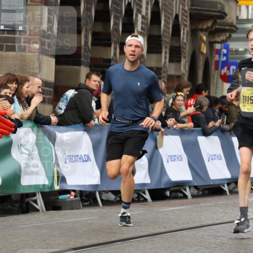 13.09.2026 - 21. swb-Marathon Bremen Strokosch-Dieckow http://msf.ph/oto/10292892 13.09.2026 10:46:45 Ziel 10228, 10897, 11110, 11287, 11356, 11706, 11926, 12035, 13511, 10289, 10445, 10504, 11199, 11212, 11344, 11608, 11661, 11783, 12364, 12375 meine-sportfotos.de