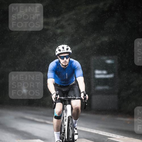 13.09.2026 - Stadtparktriathlon H.Heesch http://msf.ph/oto/10292906 13.09.2026 11:38:29 Radfahren 589, 866, 874, 933, 945 meine-sportfotos.de