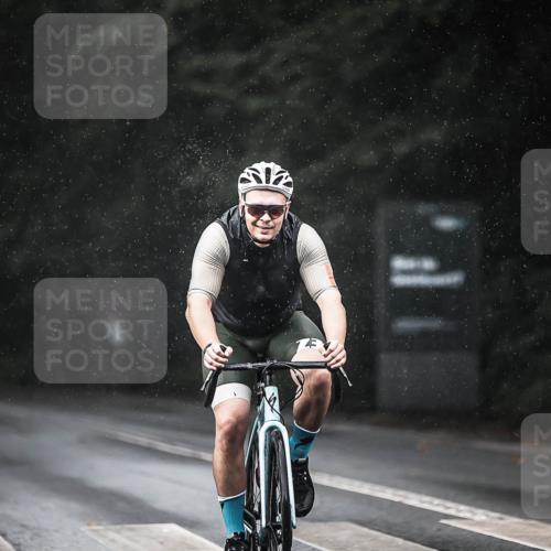 13.09.2026 - Stadtparktriathlon H.Heesch http://msf.ph/oto/10292938 13.09.2026 11:38:32 Radfahren 866, 874, 933, 939, 945 meine-sportfotos.de