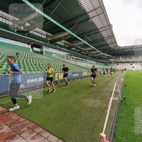 13.09.2026 - 21. swb-Marathon Bremen Michael Burmester http://msf.ph/oto/10292943 13.09.2026 10:30:13 Laufen im Stadion 10162, 10170, 10174, 10183, 10193, 10200, 10218, 10227, 10233, 10253, 10281, 10304, 10334, 10339, 10348, 10359, 10381, 10392, 10426, 10448, 10452, 10467, 10515, 10525, 10537, 10585, 10588, 10641, 10652, 10714, 10734, 10757, 10761, 10763, 10764, 10765, 10780, 10808, 10821, 10822, 10825, 10827, 10837, 10838, 10840, 10862, 10863, 10876, 10884, 10886, 10887, 10906, 10966, 10984, 11002, 11007, 11018, 11038, 11109 meine-sportfotos.de