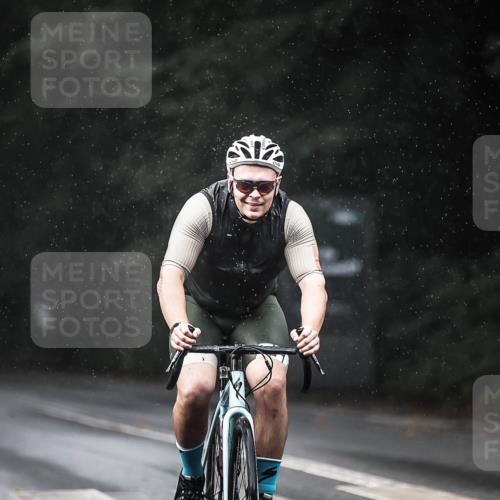 13.09.2026 - Stadtparktriathlon H.Heesch http://msf.ph/oto/10292951 13.09.2026 11:38:33 Radfahren 866, 907, 933, 939, 945 meine-sportfotos.de