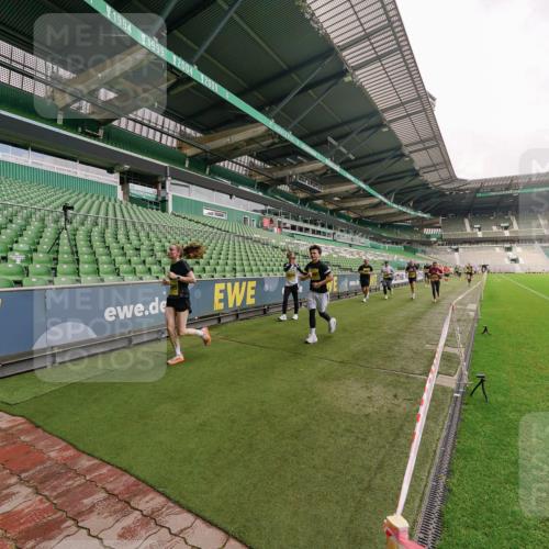 13.09.2026 - 21. swb-Marathon Bremen Michael Burmester http://msf.ph/oto/10292967 13.09.2026 10:30:17 Laufen im Stadion 10141, 10162, 10170, 10174, 10183, 10193, 10200, 10218, 10227, 10233, 10253, 10281, 10304, 10334, 10339, 10348, 10359, 10381, 10392, 10426, 10448, 10452, 10467, 10515, 10537, 10585, 10588, 10641, 10652, 10714, 10734, 10757, 10761, 10763, 10764, 10765, 10780, 10808, 10821, 10822, 10825, 10827, 10837, 10838, 10840, 10862, 10863, 10884, 10886, 10887, 10906, 10966, 10984, 11002, 11007, 11018, 11038, 11109, 11350, 11379 meine-sportfotos.de