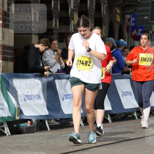 13.09.2026 - 21. swb-Marathon Bremen Strokosch-Dieckow http://msf.ph/oto/10292990 13.09.2026 11:18:09 Ziel 10137, 10756, 11367, 11932, 12023, 12226, 12292, 12321, 12373, 10191, 10192, 10459, 10513, 10651, 12177, 12178 meine-sportfotos.de