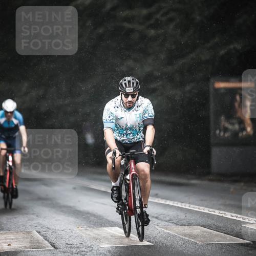 13.09.2026 - Stadtparktriathlon H.Heesch http://msf.ph/oto/10292998 13.09.2026 11:38:37 Radfahren 860, 866, 907, 933, 939 meine-sportfotos.de