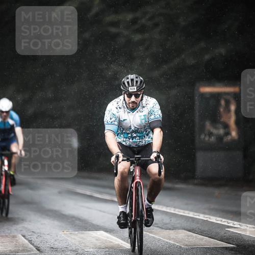 13.09.2026 - Stadtparktriathlon H.Heesch http://msf.ph/oto/10293007 13.09.2026 11:38:38 Radfahren 860, 866, 907, 933, 939 meine-sportfotos.de