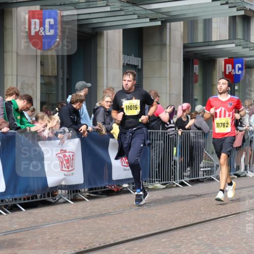 13.09.2026 - 21. swb-Marathon Bremen Strokosch-Dieckow http://msf.ph/oto/10293024 13.09.2026 10:45:42 Ziel 10436, 10447, 10992, 11015, 11762, 11925, 11956, 12033, 12069, 12556, 12557, 13529, 13609, 13612, 13640, 10318, 10352, 10464, 10536, 10541, 10583, 10987, 11015, 11063, 11088, 11209, 11232, 11279, 11478, 11559, 11749, 11835, 11845, 12087, 12290, 12355, 12534, 13532, 13595, 13628 meine-sportfotos.de