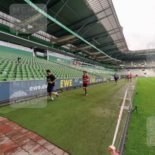 13.09.2026 - 21. swb-Marathon Bremen Michael Burmester http://msf.ph/oto/10293034 13.09.2026 10:30:33 Laufen im Stadion 10141, 10162, 10174, 10183, 10193, 10218, 10227, 10233, 10253, 10281, 10284, 10304, 10334, 10339, 10359, 10381, 10392, 10426, 10448, 10452, 10467, 10479, 10515, 10537, 10577, 10585, 10588, 10641, 10652, 10684, 10685, 10714, 10734, 10757, 10761, 10763, 10764, 10765, 10780, 10808, 10821, 10822, 10825, 10827, 10837, 10838, 10862, 10863, 10884, 10886, 10887, 10906, 10966, 10984, 11002, 11038, 11109, 11350, 11379 meine-sportfotos.de