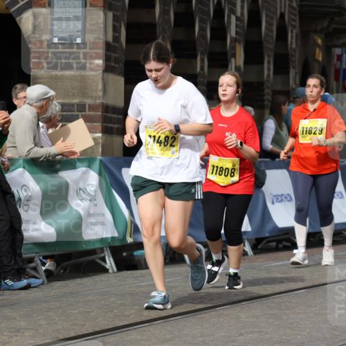 13.09.2026 - 21. swb-Marathon Bremen Strokosch-Dieckow http://msf.ph/oto/10293042 13.09.2026 11:18:10 Ziel 10137, 11367, 11932, 12023, 12226, 12292, 12321, 12373, 10191, 10192, 10459, 10513, 10535, 10651, 10895, 12177, 12178 meine-sportfotos.de
