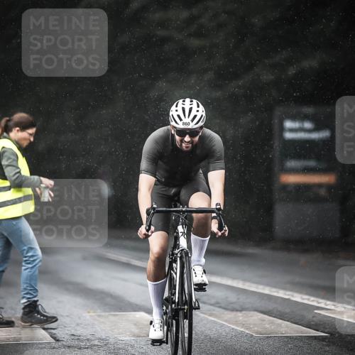 13.09.2026 - Stadtparktriathlon H.Heesch http://msf.ph/oto/10293065 13.09.2026 11:38:42 Radfahren 860, 907, 939 meine-sportfotos.de