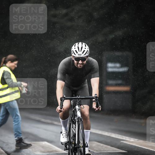 13.09.2026 - Stadtparktriathlon H.Heesch http://msf.ph/oto/10293075 13.09.2026 11:38:42 Radfahren 860, 907, 939 meine-sportfotos.de