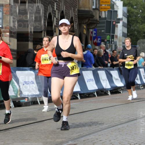 13.09.2026 - 21. swb-Marathon Bremen Strokosch-Dieckow http://msf.ph/oto/10293098 13.09.2026 11:18:11 Ziel 10137, 11367, 11932, 12023, 12226, 12292, 12321, 12373, 10191, 10192, 10459, 10513, 10535, 10651, 10895, 12177, 12178 meine-sportfotos.de