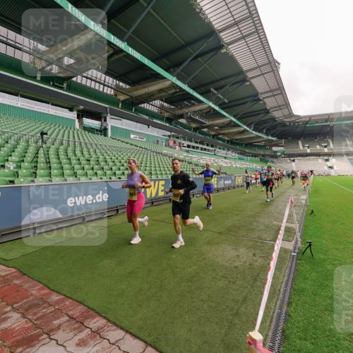 13.09.2026 - 21. swb-Marathon Bremen Michael Burmester http://msf.ph/oto/10293112 13.09.2026 10:30:53 Laufen im Stadion 10141, 10146, 10162, 10174, 10193, 10218, 10222, 10227, 10233, 10253, 10281, 10284, 10304, 10334, 10339, 10359, 10392, 10448, 10452, 10467, 10471, 10478, 10479, 10515, 10529, 10555, 10577, 10579, 10585, 10588, 10589, 10610, 10626, 10641, 10652, 10684, 10685, 10708, 10714, 10734, 10757, 10761, 10764, 10765, 10780, 10808, 10821, 10822, 10825, 10827, 10837, 10838, 10862, 10863, 10884, 10886, 10887, 10906, 10984, 11002, 11038, 11350, 11379 meine-sportfotos.de