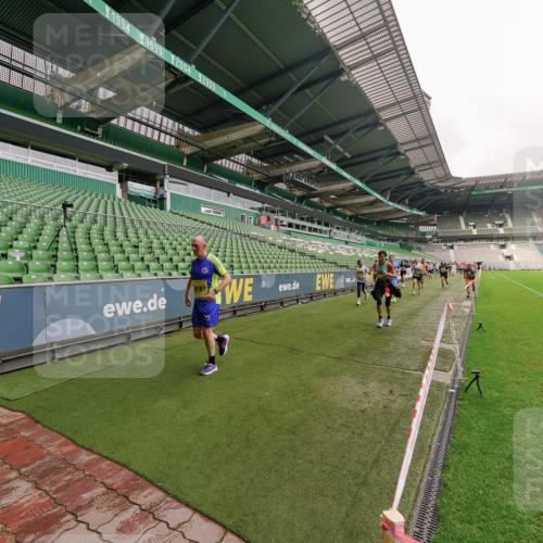13.09.2026 - 21. swb-Marathon Bremen Michael Burmester http://msf.ph/oto/10293119 13.09.2026 10:30:55 Laufen im Stadion 10141, 10146, 10162, 10174, 10193, 10218, 10222, 10227, 10233, 10253, 10281, 10284, 10304, 10334, 10339, 10359, 10392, 10448, 10452, 10467, 10471, 10478, 10479, 10515, 10529, 10555, 10577, 10579, 10585, 10588, 10589, 10610, 10626, 10641, 10652, 10684, 10685, 10704, 10708, 10714, 10734, 10757, 10761, 10764, 10765, 10780, 10808, 10821, 10822, 10825, 10827, 10837, 10838, 10862, 10863, 10884, 10886, 10887, 10906, 10984, 11002, 11038, 11350, 11379 meine-sportfotos.de