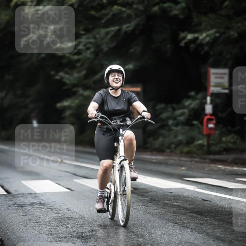 13.09.2026 - Stadtparktriathlon H.Heesch http://msf.ph/oto/10293126 13.09.2026 12:46:13 Radfahren 1052, 1065, 1082, 1158, 1269 meine-sportfotos.de