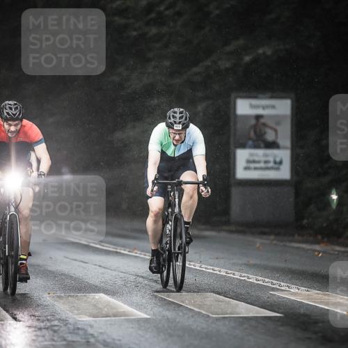 13.09.2026 - Stadtparktriathlon H.Heesch http://msf.ph/oto/10293135 13.09.2026 11:38:51 Radfahren 740, 776, 826, 835, 893, 905 meine-sportfotos.de