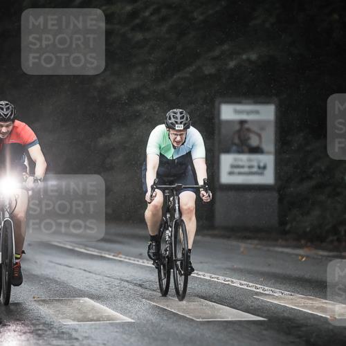 13.09.2026 - Stadtparktriathlon H.Heesch http://msf.ph/oto/10293138 13.09.2026 11:38:51 Radfahren 740, 776, 826, 835, 893, 905 meine-sportfotos.de