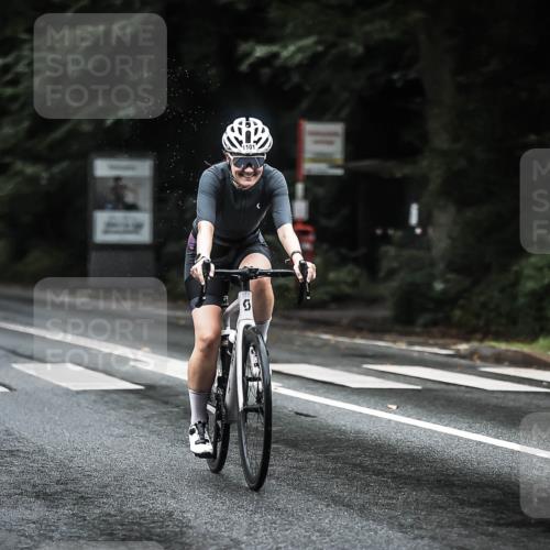 13.09.2026 - Stadtparktriathlon H.Heesch http://msf.ph/oto/10293194 13.09.2026 12:46:25 Radfahren 1098, 1101, 1115, 1140, 1193, 1204 meine-sportfotos.de