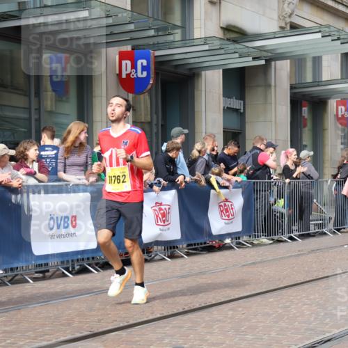 13.09.2026 - 21. swb-Marathon Bremen Strokosch-Dieckow http://msf.ph/oto/10293221 13.09.2026 10:45:44 Ziel 10436, 10447, 10992, 11925, 11956, 12033, 12069, 12556, 12557, 13529, 13609, 13612, 13640, 10318, 10352, 10464, 10536, 10541, 10583, 10987, 11015, 11063, 11088, 11209, 11232, 11279, 11478, 11559, 11749, 11762, 11835, 11845, 12087, 12290, 12355, 12534, 13532, 13595, 13628 meine-sportfotos.de