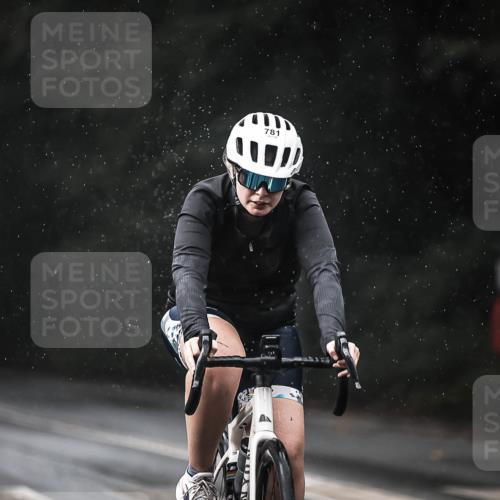 13.09.2026 - Stadtparktriathlon H.Heesch http://msf.ph/oto/10293242 13.09.2026 11:39:01 Radfahren 740, 781 meine-sportfotos.de