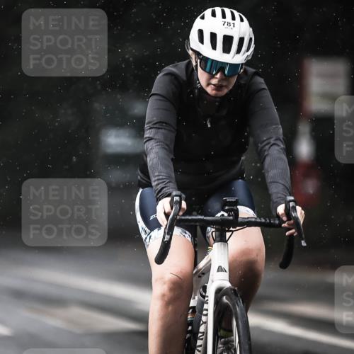 13.09.2026 - Stadtparktriathlon H.Heesch http://msf.ph/oto/10293248 13.09.2026 11:39:01 Radfahren 740, 781 meine-sportfotos.de