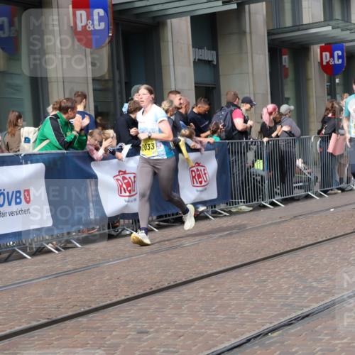 13.09.2026 - 21. swb-Marathon Bremen Strokosch-Dieckow http://msf.ph/oto/10293269 13.09.2026 10:45:46 Ziel 10436, 10447, 10992, 11706, 11925, 11956, 12033, 12069, 12556, 12557, 13529, 13609, 13612, 13640, 10318, 10352, 10464, 10536, 10541, 10583, 10987, 11015, 11063, 11088, 11209, 11232, 11279, 11559, 11749, 11762, 11845, 12033, 12087, 12290, 12355, 12534, 13532, 13595, 13628 meine-sportfotos.de