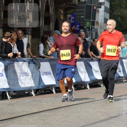 13.09.2026 - 21. swb-Marathon Bremen Strokosch-Dieckow http://msf.ph/oto/10293276 13.09.2026 11:18:17 Ziel 10137, 10713, 11367, 11482, 11808, 11932, 11943, 12023, 12226, 12321, 12373, 10176, 10535, 10651, 10895, 10899 meine-sportfotos.de