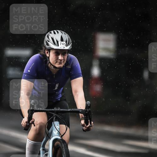 13.09.2026 - Stadtparktriathlon H.Heesch http://msf.ph/oto/10293279 13.09.2026 11:39:16 Radfahren 741, 800, 865, 870 meine-sportfotos.de