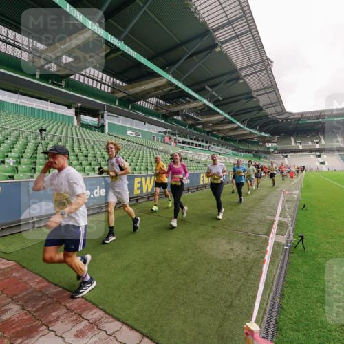 13.09.2026 - 21. swb-Marathon Bremen Michael Burmester http://msf.ph/oto/10293310 13.09.2026 10:31:32 Laufen im Stadion 10141, 10146, 10174, 10222, 10227, 10246, 10255, 10281, 10284, 10304, 10339, 10359, 10410, 10443, 10448, 10471, 10478, 10479, 10503, 10515, 10517, 10518, 10529, 10540, 10543, 10555, 10577, 10579, 10588, 10589, 10608, 10610, 10626, 10631, 10641, 10646, 10652, 10684, 10685, 10690, 10703, 10704, 10708, 10714, 10725, 10757, 10765, 10780, 10808, 10821, 10822, 10837, 10838, 10862, 10863, 10884, 10886, 10984, 11002, 11038, 11350, 11379 meine-sportfotos.de
