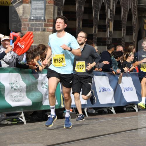13.09.2026 - 21. swb-Marathon Bremen Strokosch-Dieckow http://msf.ph/oto/10293319 13.09.2026 10:47:06 Ziel 10445, 10504, 10590, 11155, 11661, 12364, 12375, 10319, 10744, 10898, 11187, 11269, 11462, 11650, 11651, 11814, 12048, 12298, 12415, 12470, 13528, 13545, 13589 meine-sportfotos.de