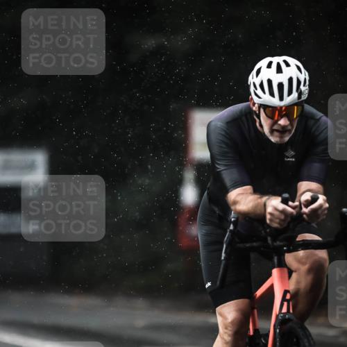 13.09.2026 - Stadtparktriathlon H.Heesch http://msf.ph/oto/10293358 13.09.2026 11:39:24 Radfahren 653, 800, 859, 865, 870 meine-sportfotos.de