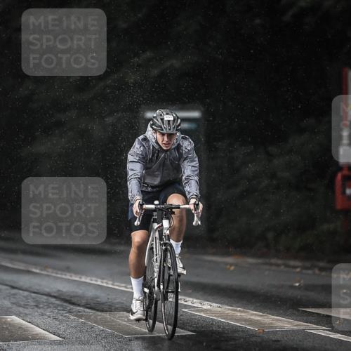 13.09.2026 - Stadtparktriathlon H.Heesch http://msf.ph/oto/10293362 13.09.2026 11:39:24 Radfahren 653, 800, 859, 865, 870 meine-sportfotos.de