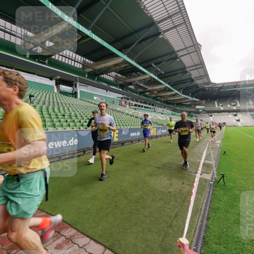 13.09.2026 - 21. swb-Marathon Bremen Michael Burmester http://msf.ph/oto/10293371 13.09.2026 10:31:44 Laufen im Stadion 10141, 10146, 10174, 10222, 10226, 10227, 10243, 10246, 10255, 10256, 10281, 10284, 10304, 10322, 10339, 10359, 10365, 10410, 10443, 10448, 10471, 10478, 10479, 10503, 10515, 10517, 10518, 10529, 10540, 10543, 10555, 10565, 10577, 10579, 10588, 10589, 10608, 10610, 10626, 10631, 10646, 10670, 10684, 10685, 10690, 10703, 10704, 10707, 10708, 10714, 10721, 10725, 10757, 10765, 10821, 10822, 10838, 10862, 10863, 10884, 10886, 10984, 11038, 11350, 11379 meine-sportfotos.de